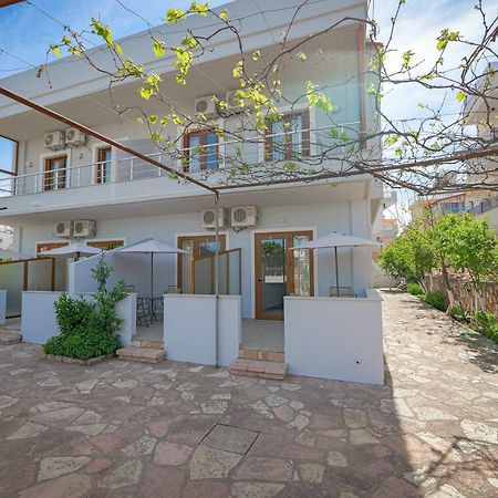 Guest House Moonlight Ksamil Exterior photo