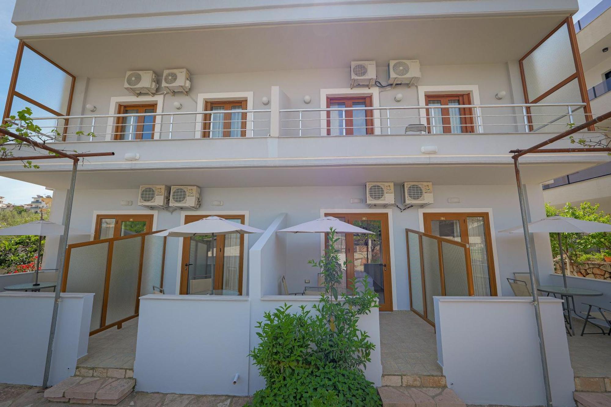 Guest House Moonlight Ksamil Exterior photo