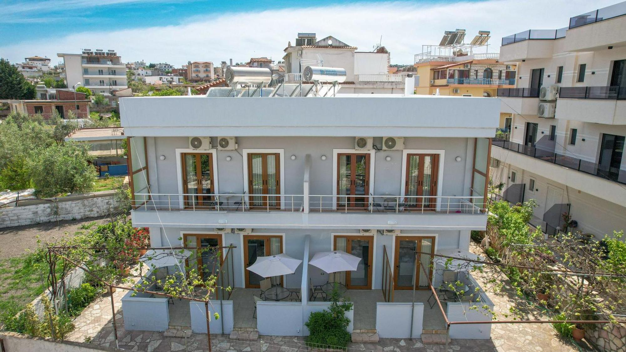 Guest House Moonlight Ksamil Exterior photo