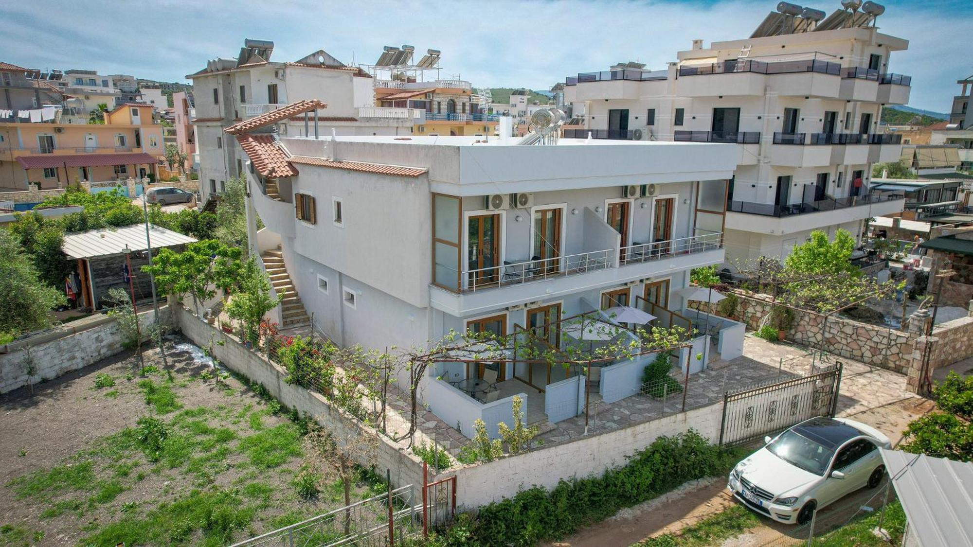 Guest House Moonlight Ksamil Exterior photo