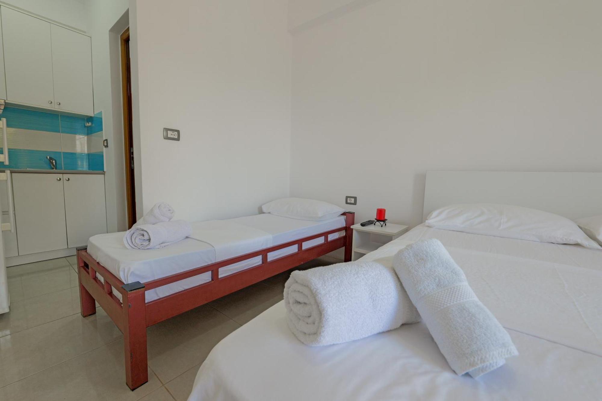 Guest House Moonlight Ksamil Exterior photo
